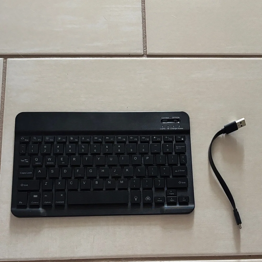 Bluetooth Rechargeable Keyboard for iPad